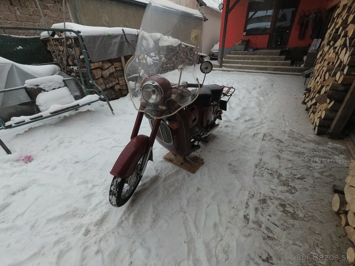 Jawa 250 353 s dokladmi,