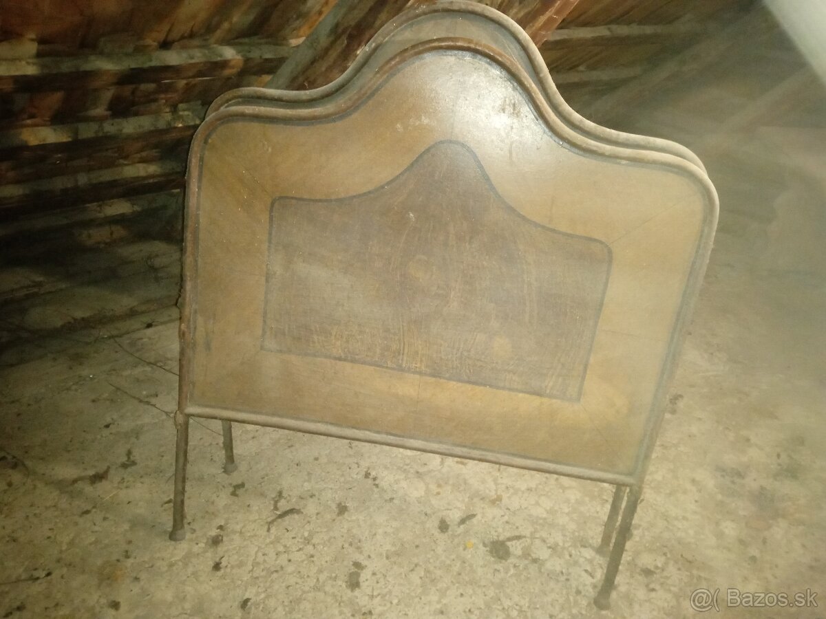 Posteľ