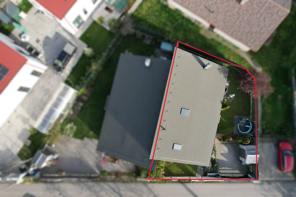 Zariadený 4 izb. rodinný dom v pešej blízkosti jazera - Veľk