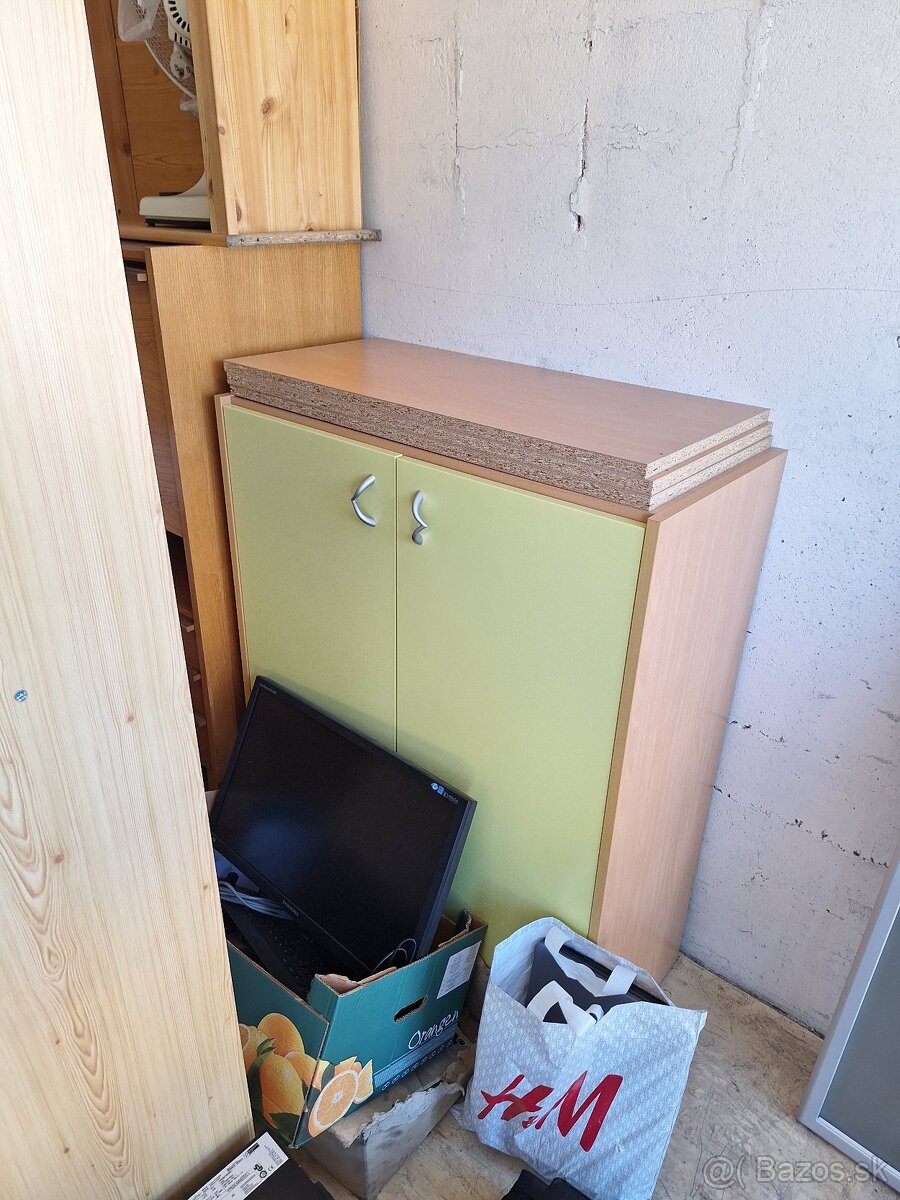 Do detskej izby skriňa a komóda