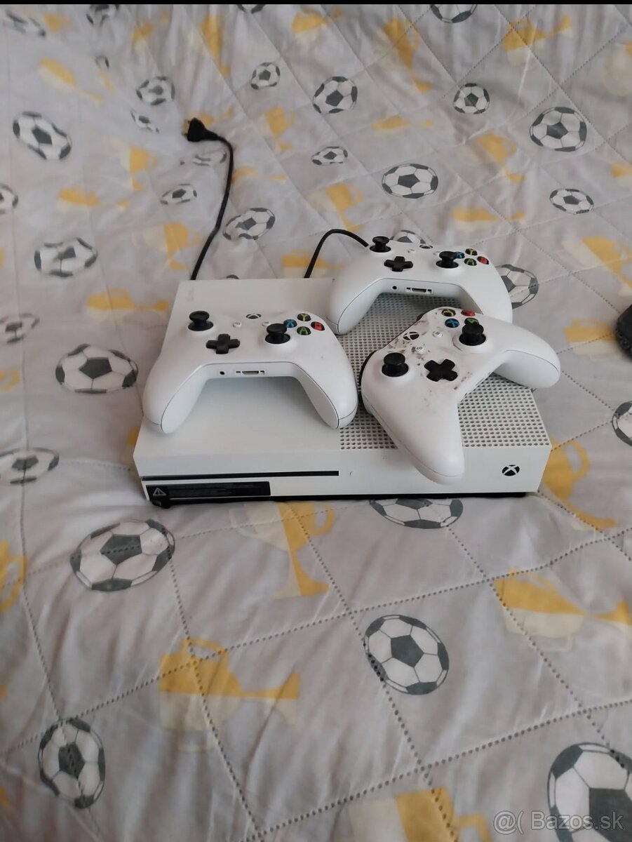 Predám hernú konzolu Xbox + 29 hier, skvelý stav, pripravený