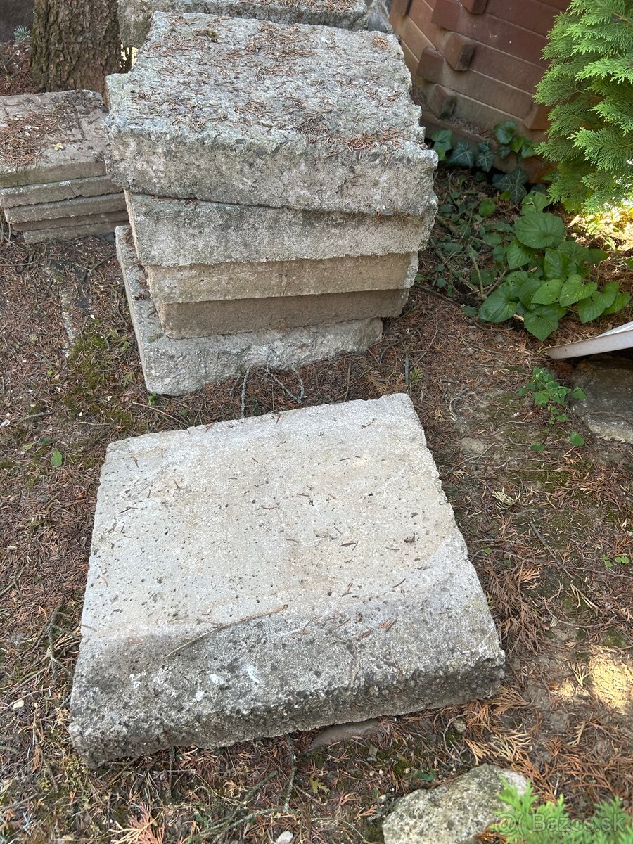 Predám betónové kocky