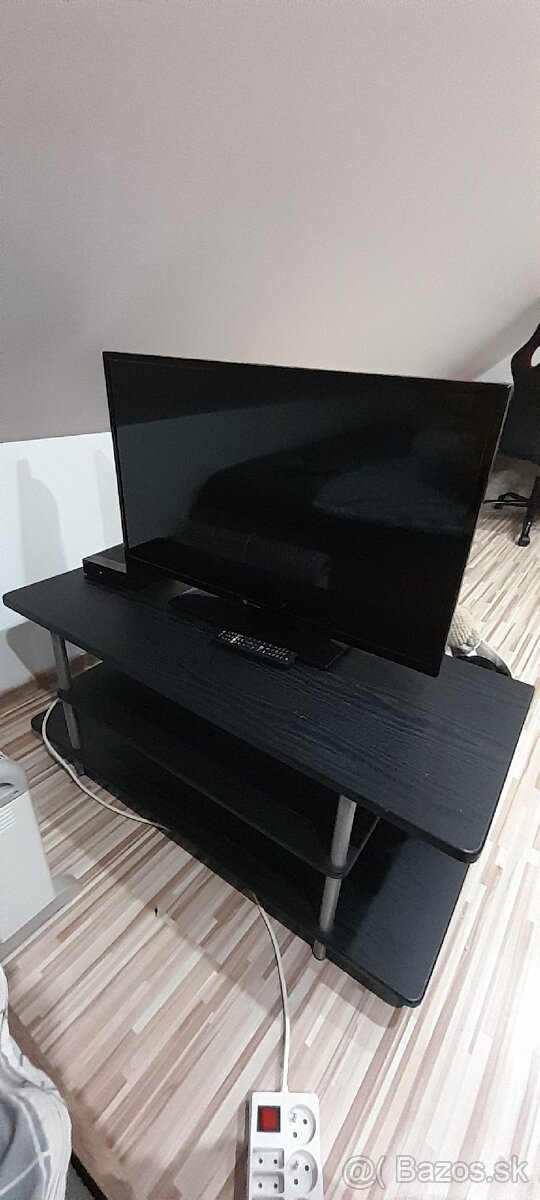 Stolik pod TV