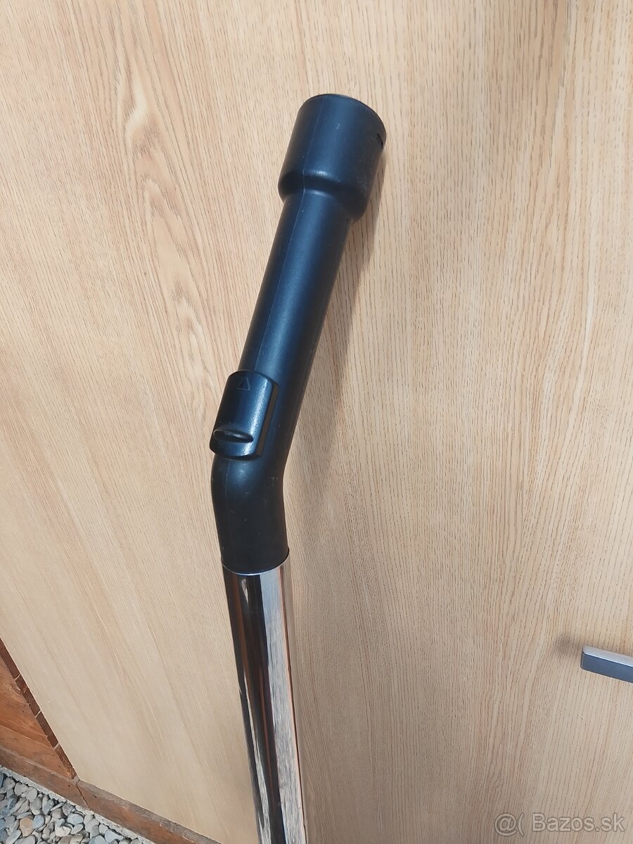 Trubica, príslušenstvo k vysavaču
