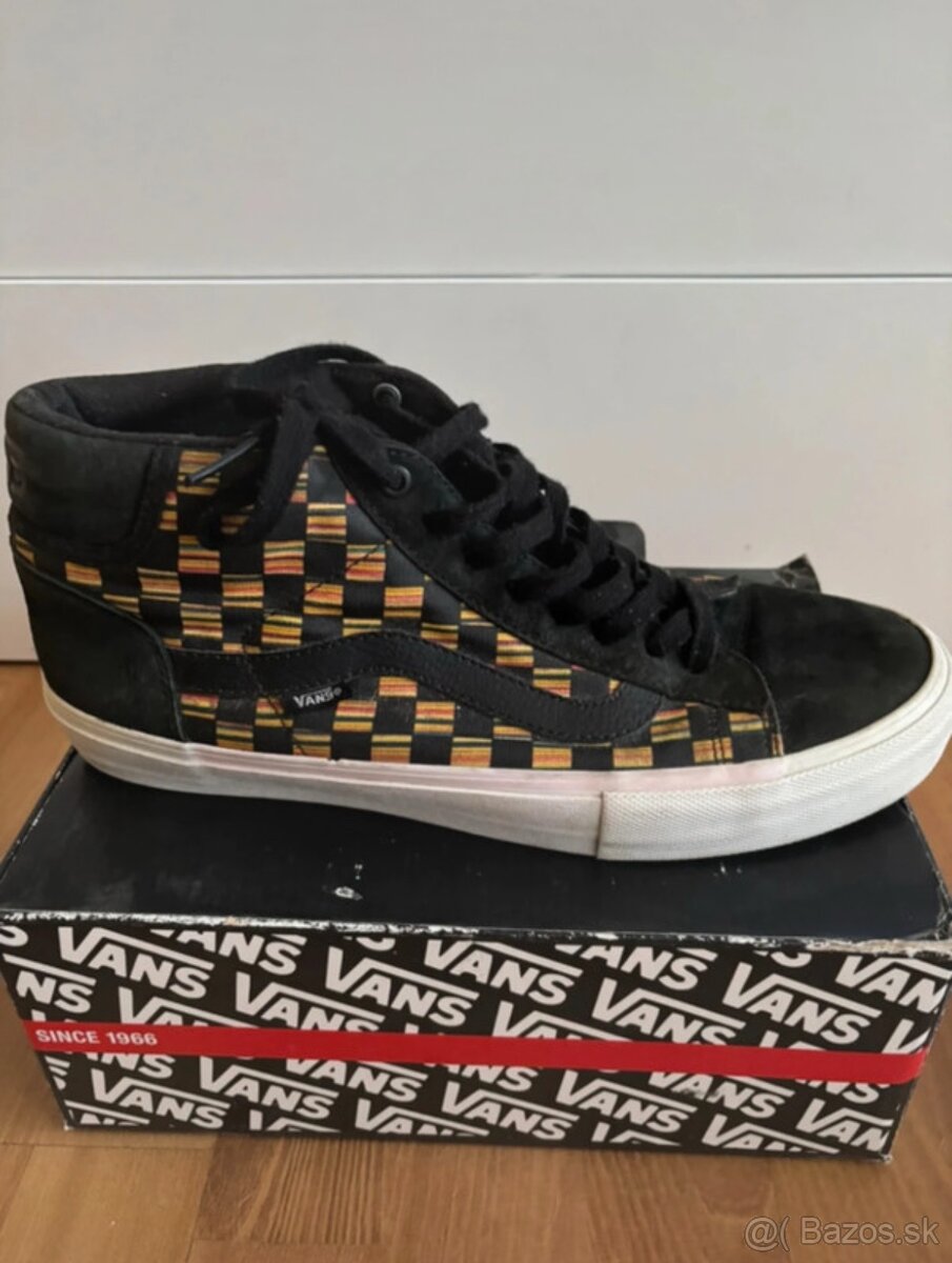 Vans Syndicate mid x Sean Cliver 45