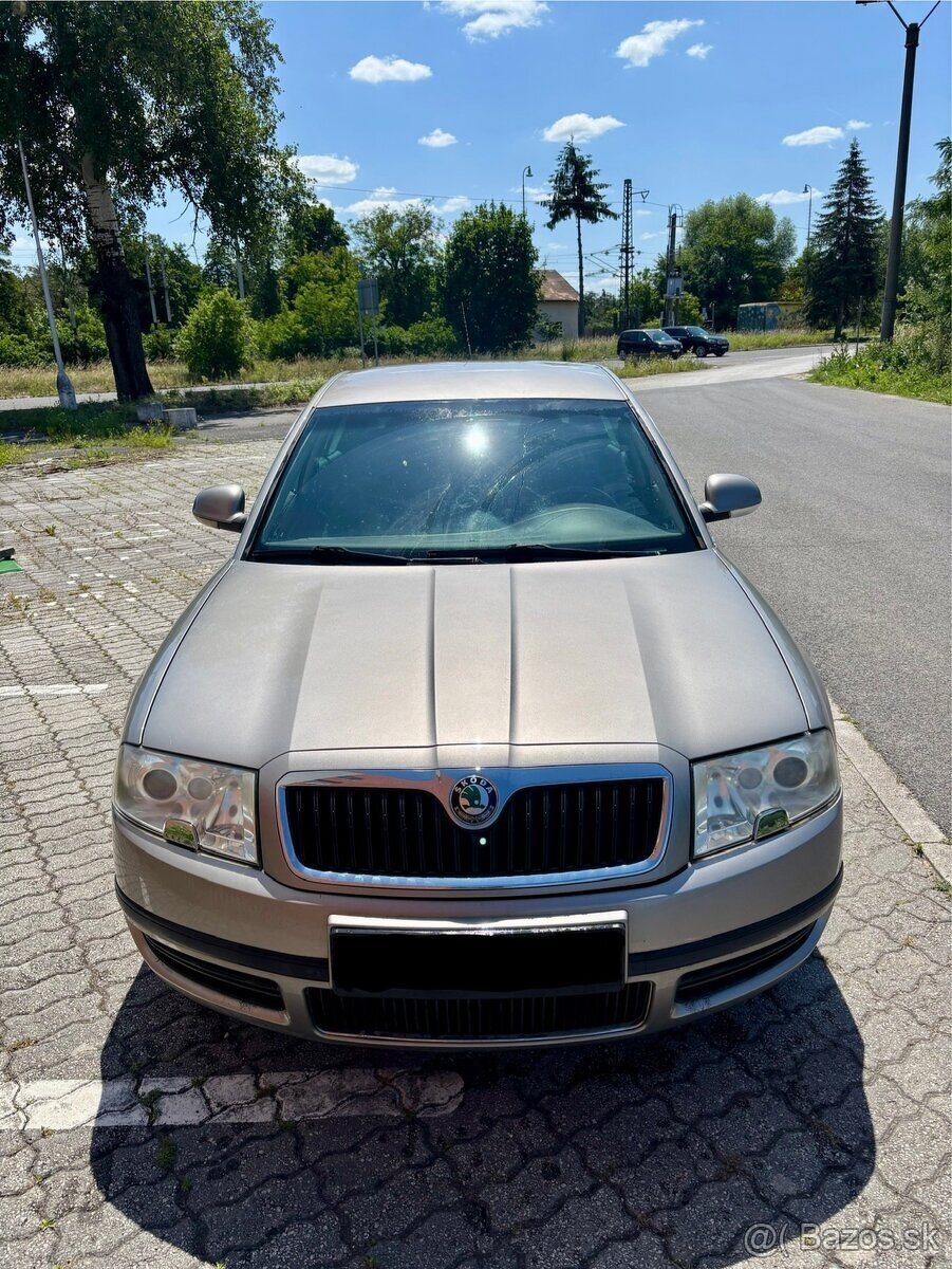 Škoda superb1