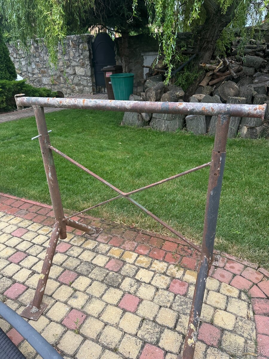 Predám dve stavebné lešenárske kozy