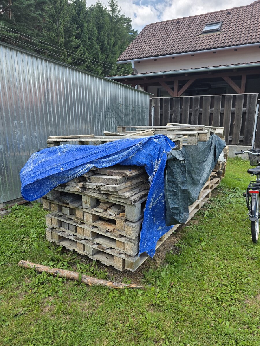 Drevené palety a foršne