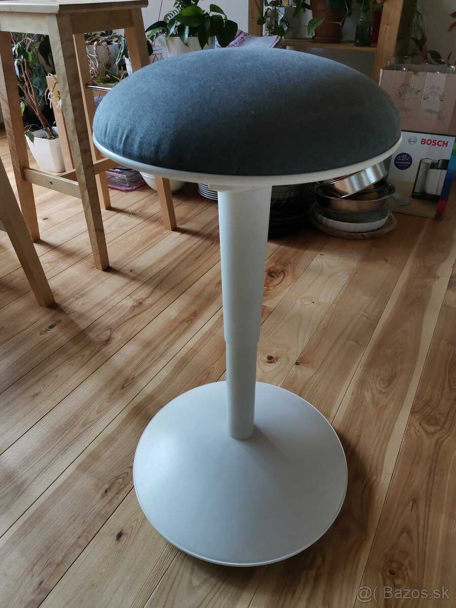Balancna stolicka na akrivne sedenie IKEA NILSERIK