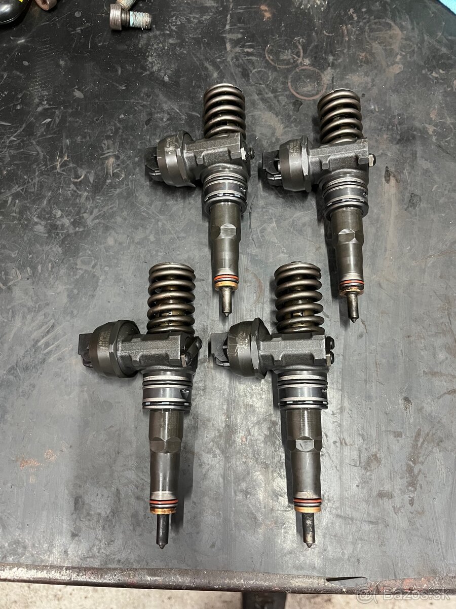 Vstrekovace 1.9 TDI PD 038130073