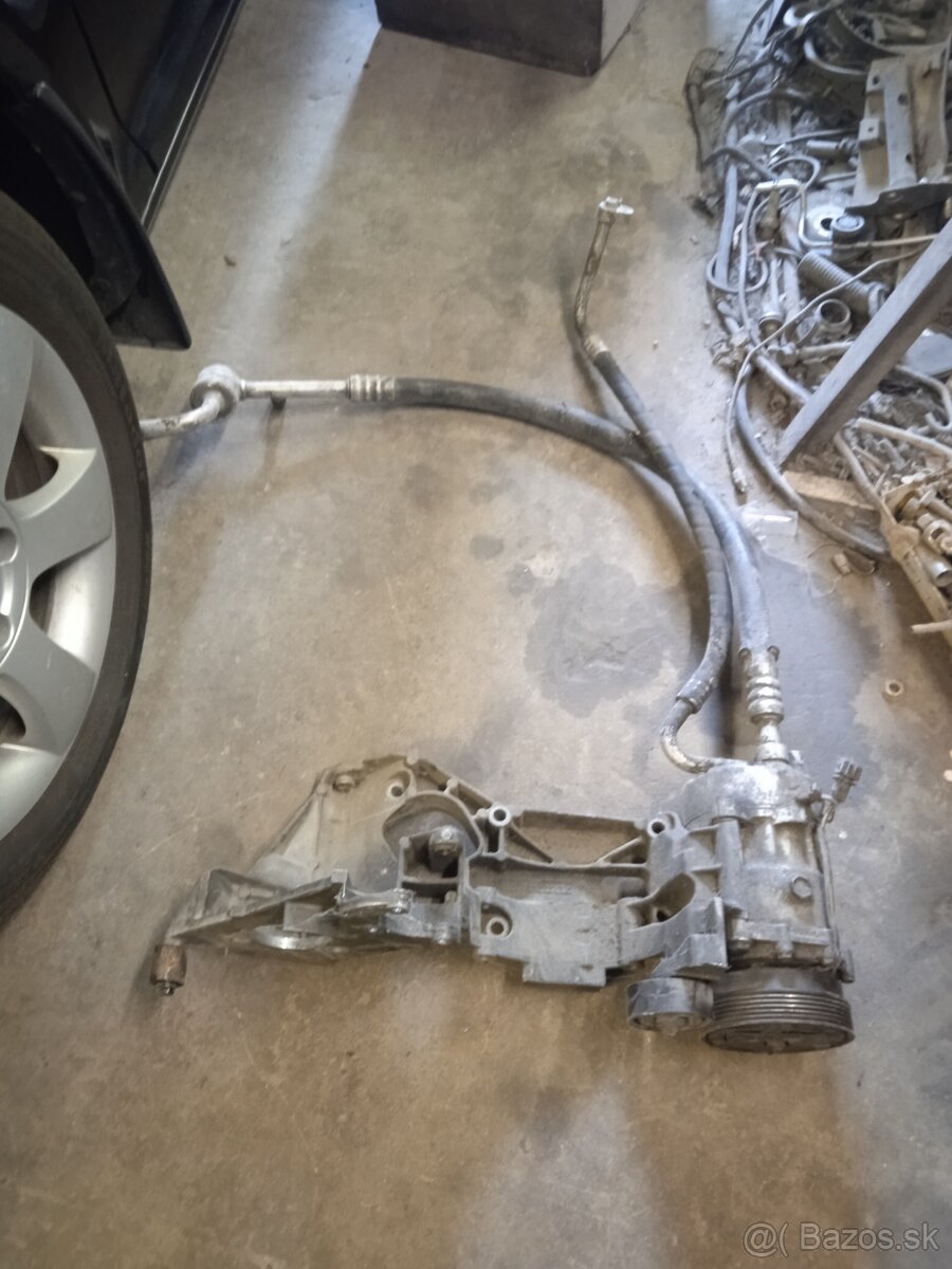 Škoda Octavia 1 1.9tdi držiak servomotora ,klimy