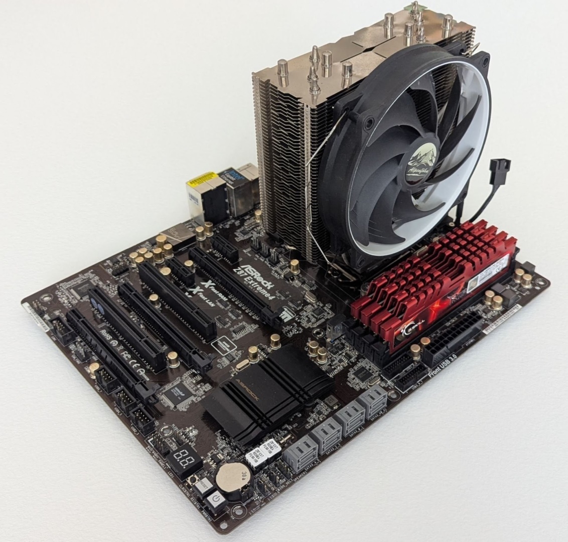 ASRock Z87 Extreme4 + E3-1320v3 + 16GB G.Skill + Alpenfohn