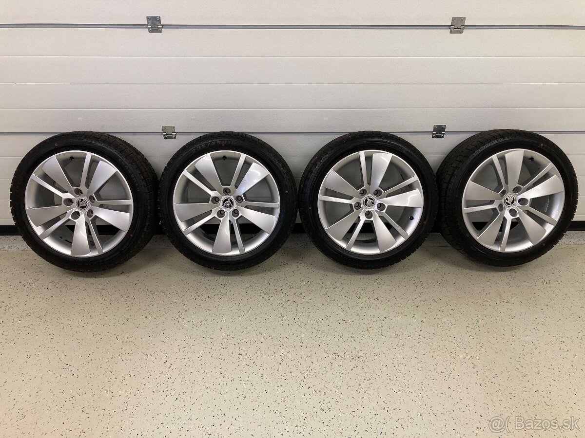 Zimná sada org ŠKODA 5x112 8J ET44 235/45 R18