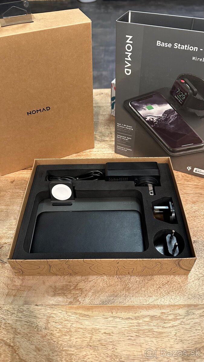 NOMAD Base Station Apple Watch - bezdrôtová nabíjačka