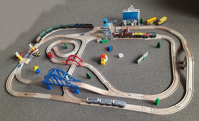 dreveny vlacik, drevena zeleznica, detska zeleznicka