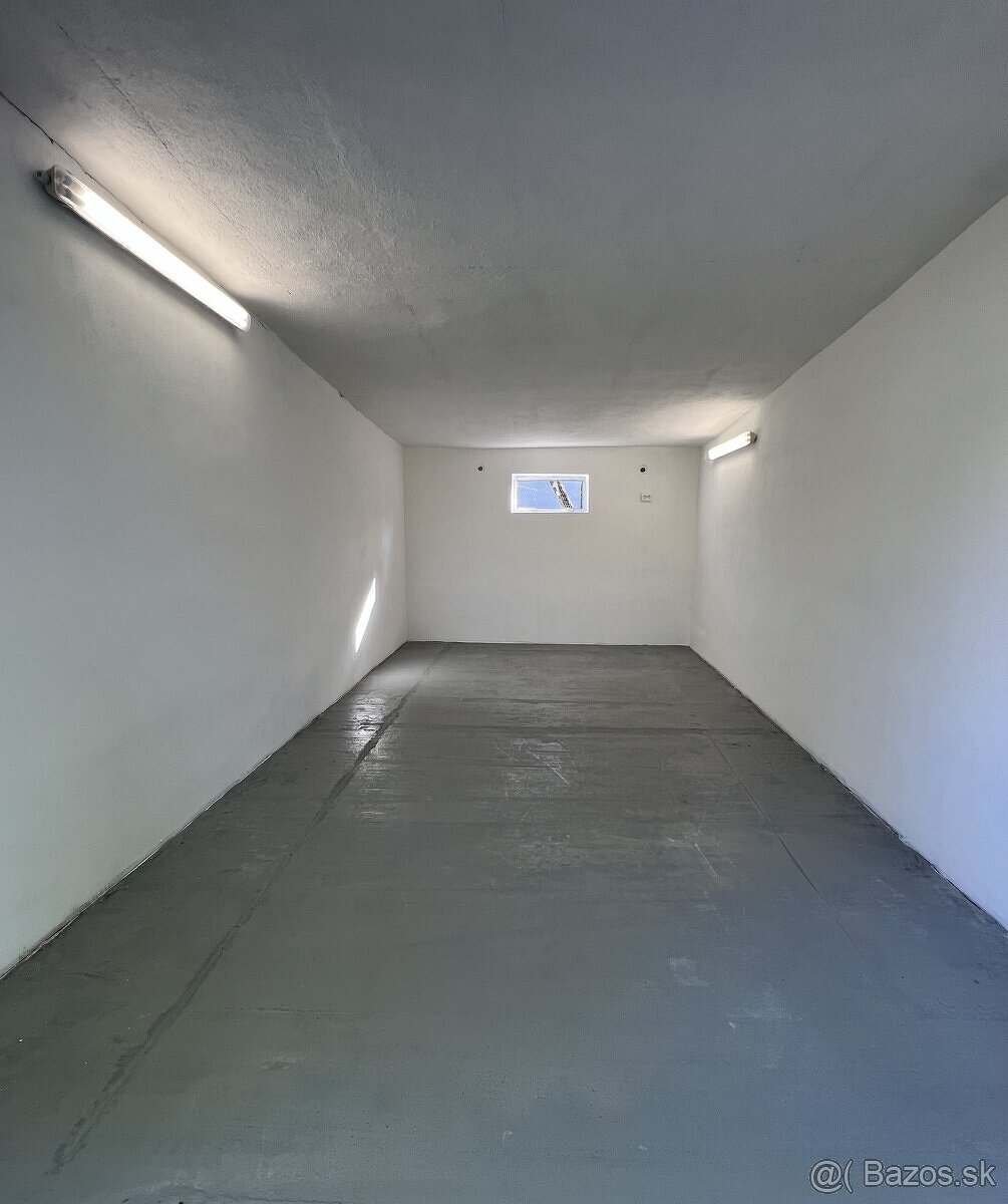 Garaz v Brezne-v meste