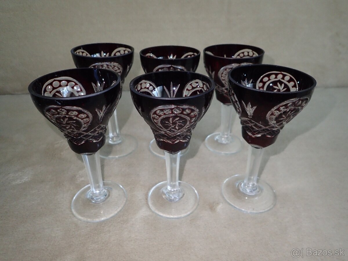 Rubínové sklo poháre cca 12cm