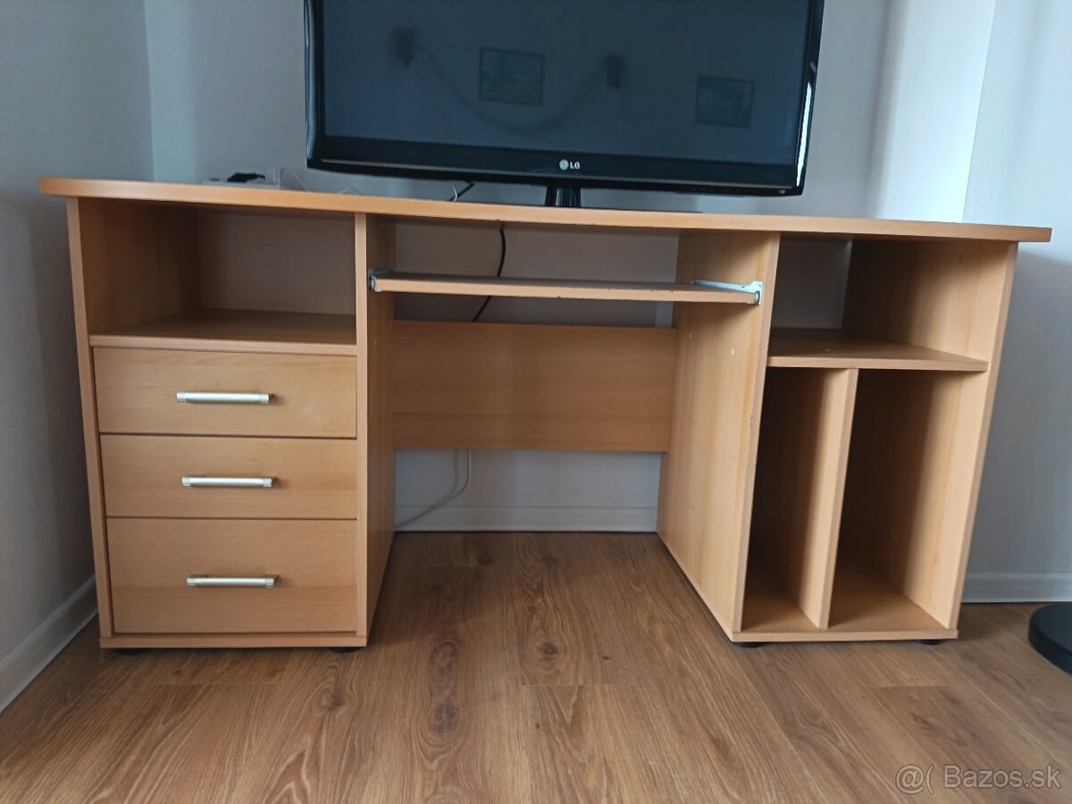 Darujem Pracovný stôl