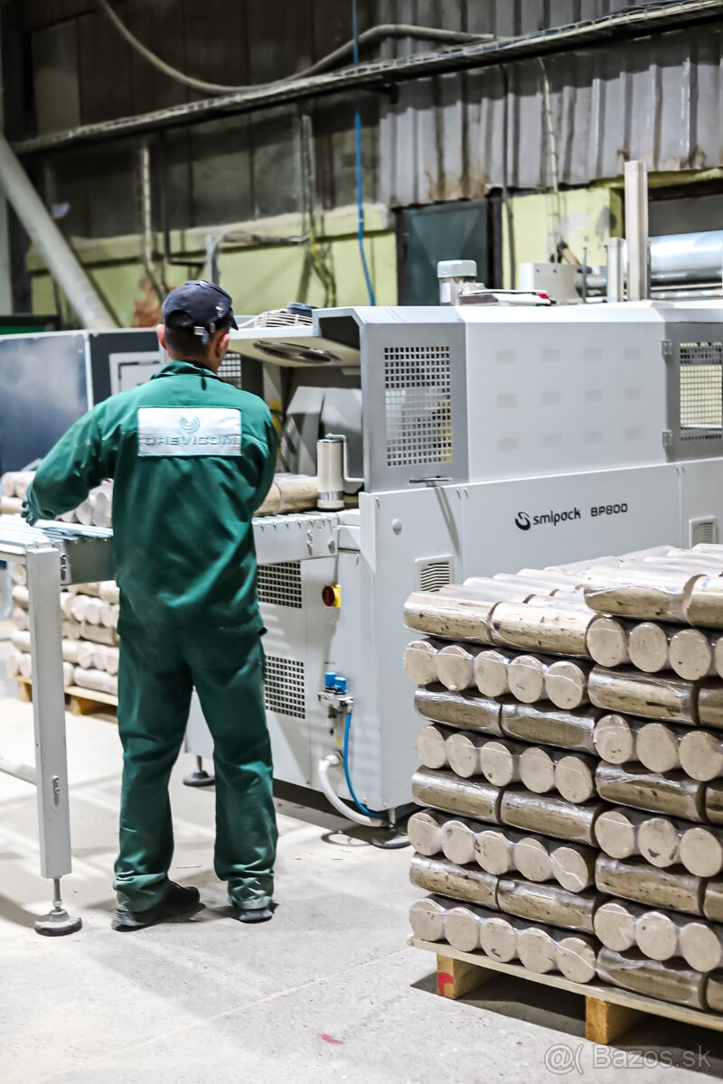 Obsluha briketovacej linky