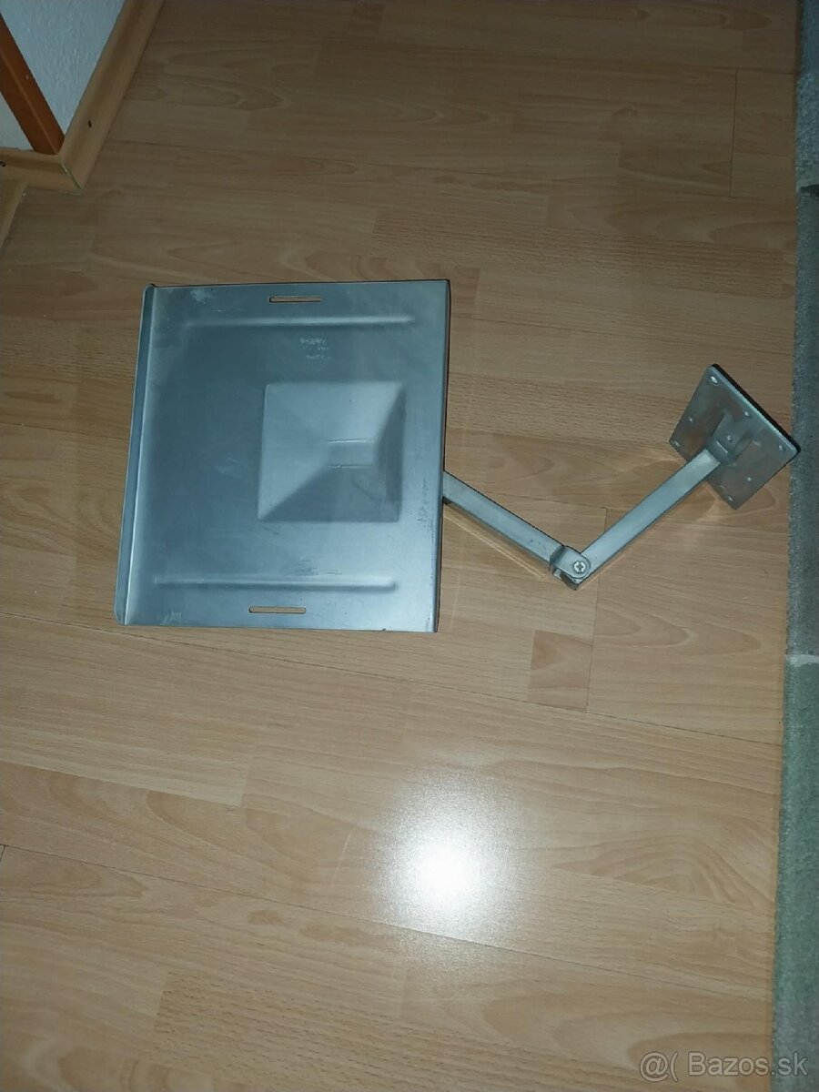 Nástenný držiak TV