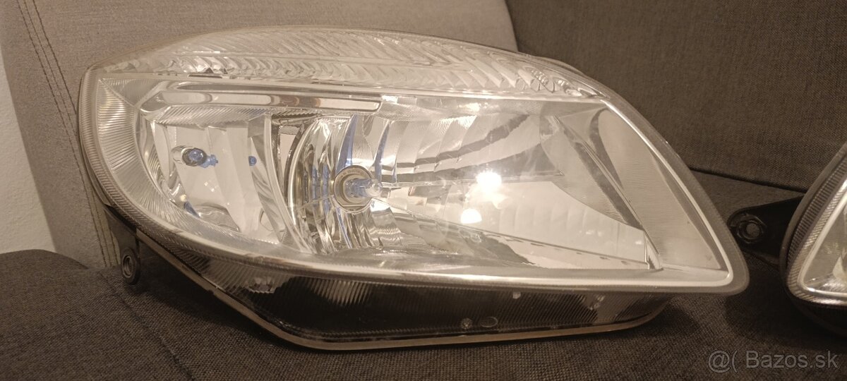 Hlavné svetlomety Fabia II pred fl.