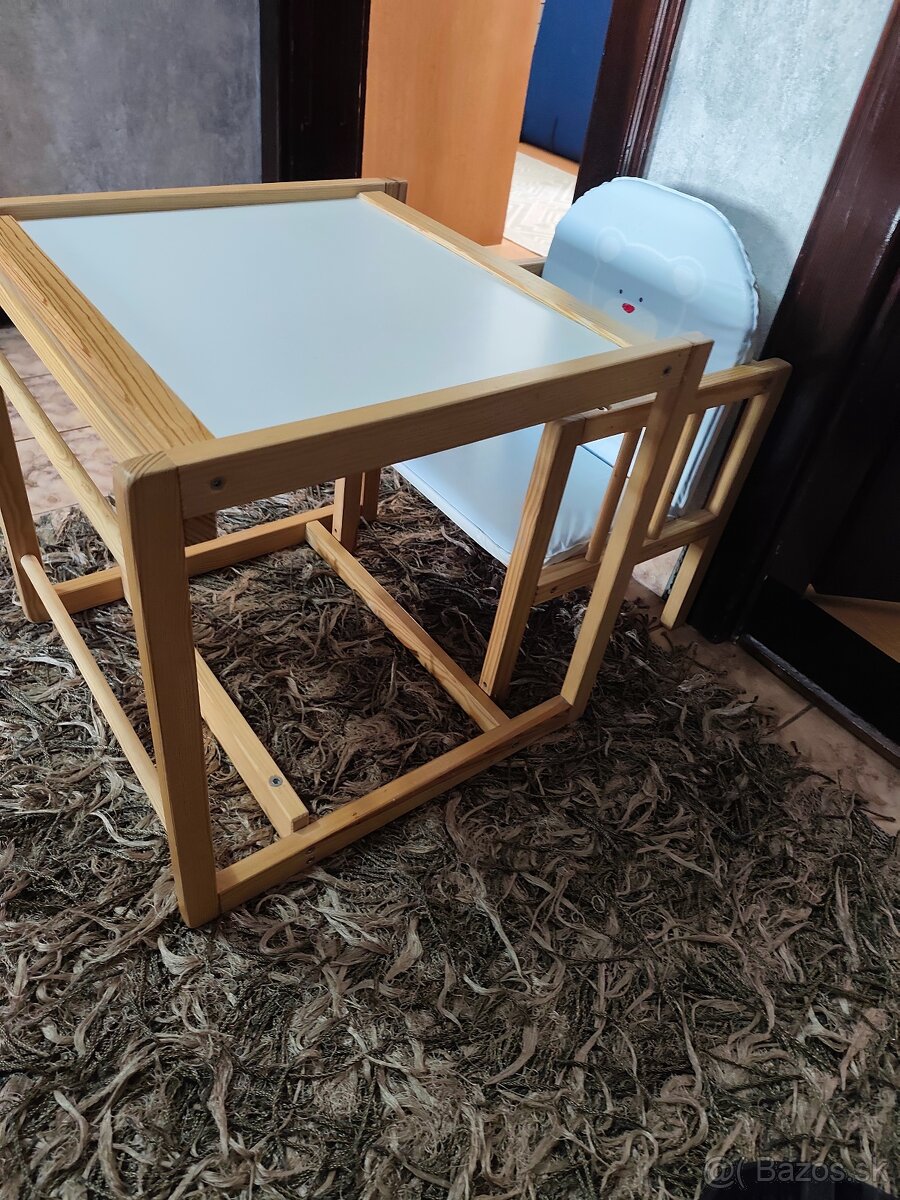 Stolička so stolikom