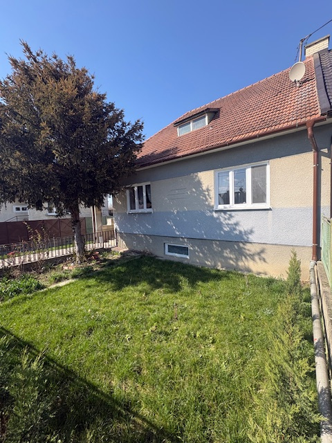 3-izbový RD +1-izbový dom v zadnej časti pozemku Most pri BA