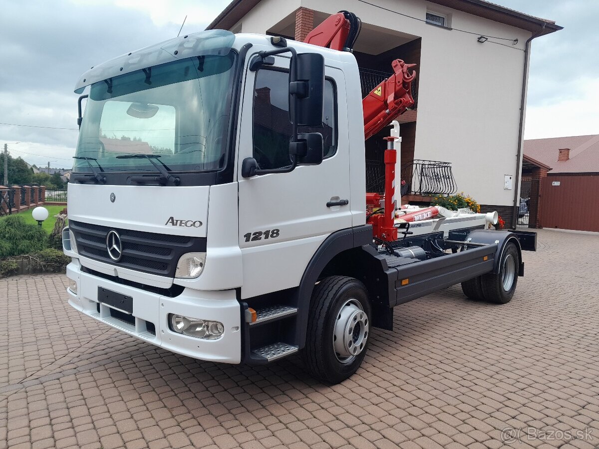 MERCEDS ATEGO 1218 HÁKOVÝ NOSIČ KONTAJNEROV RUKA