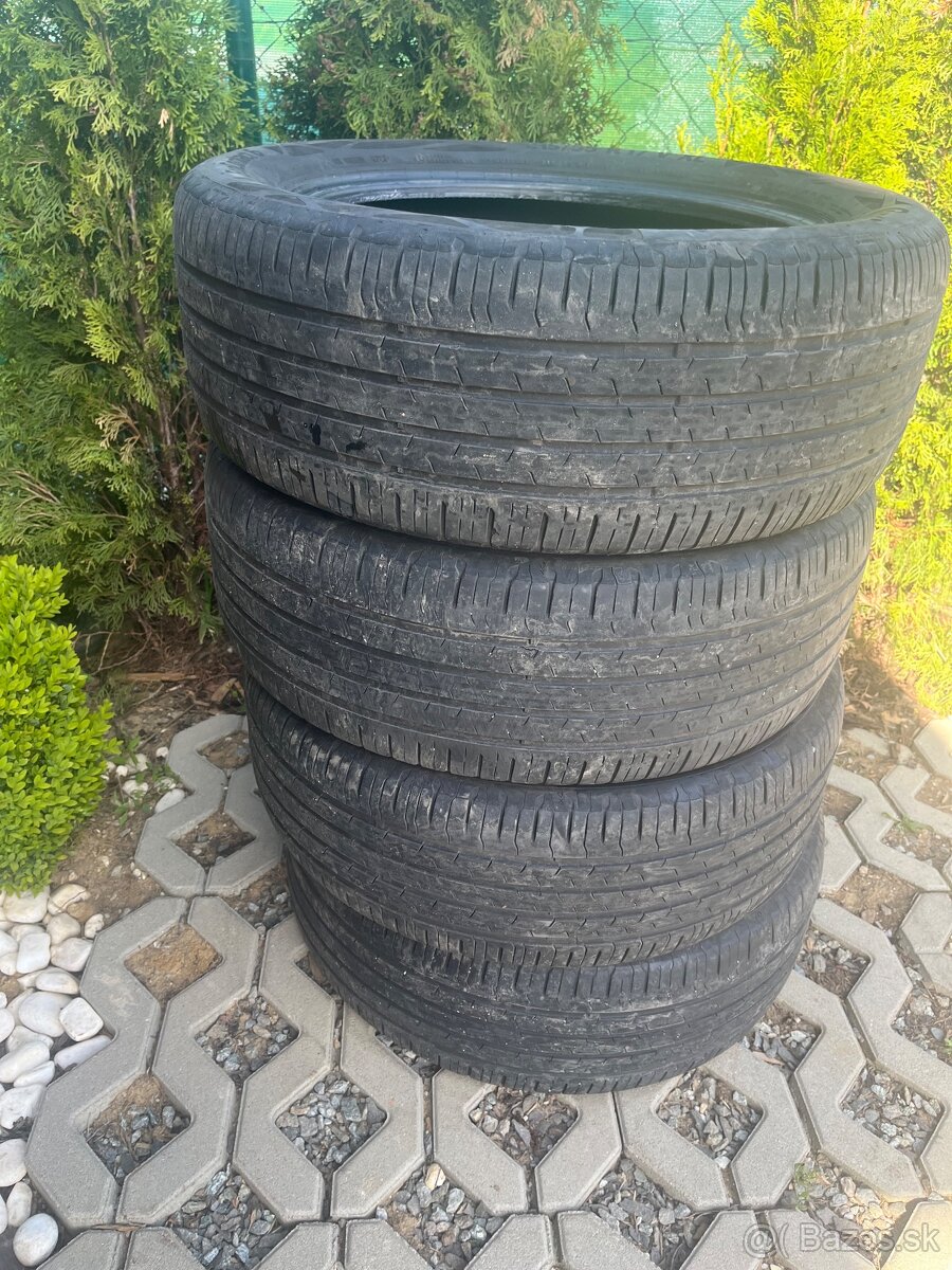 Predam letne pneu continental 215/55 r17 V XL