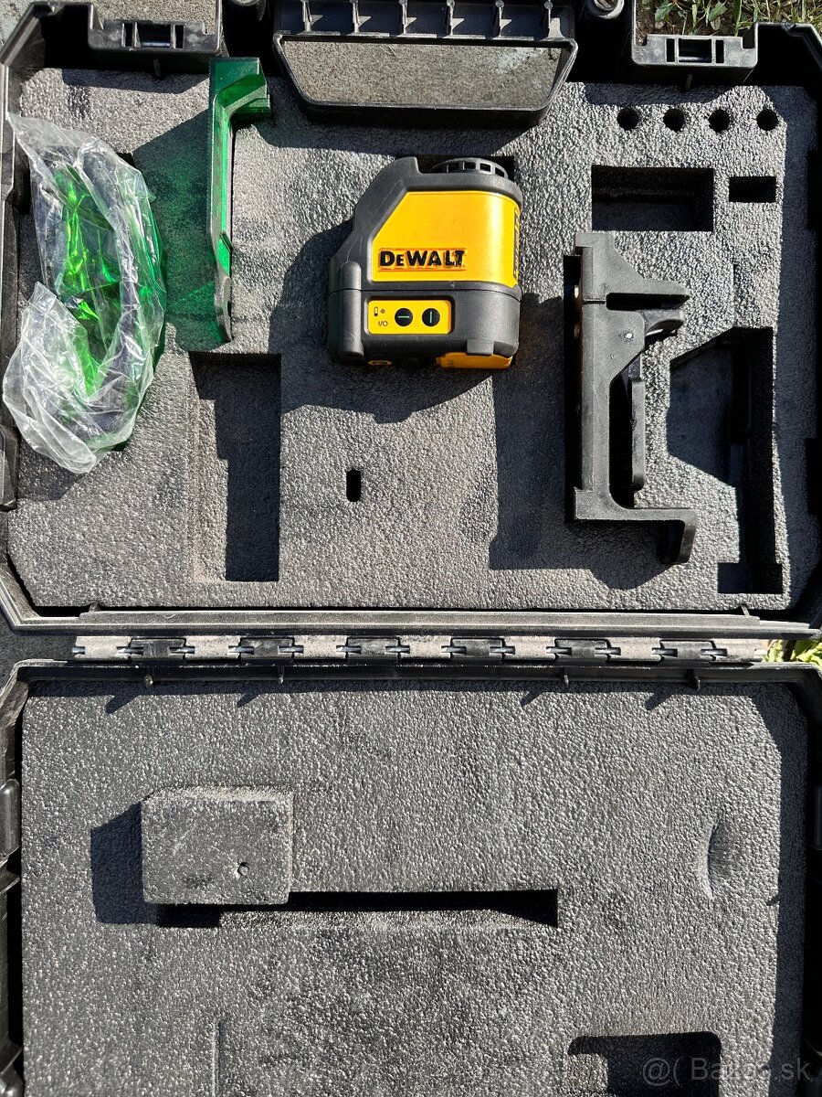 Predám profesionálny zelený laser DEWALT DW088CG