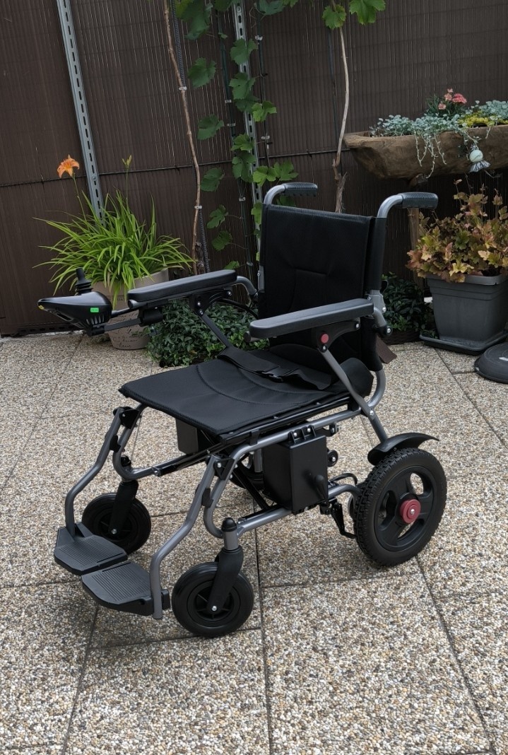 Nový el.invalidný vozik skladaci 500W