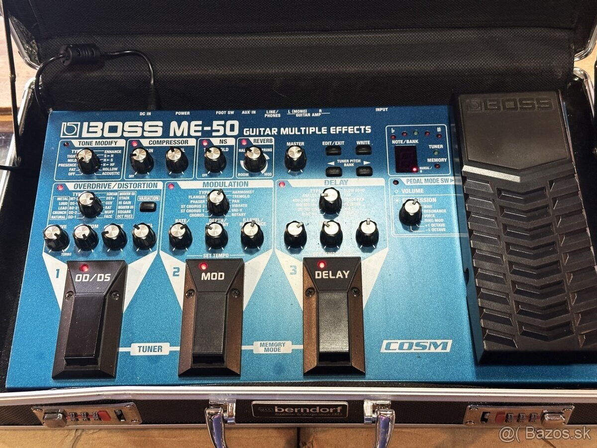 Gitarový multiefekt Boss ME-50 + adaptér a kufrík