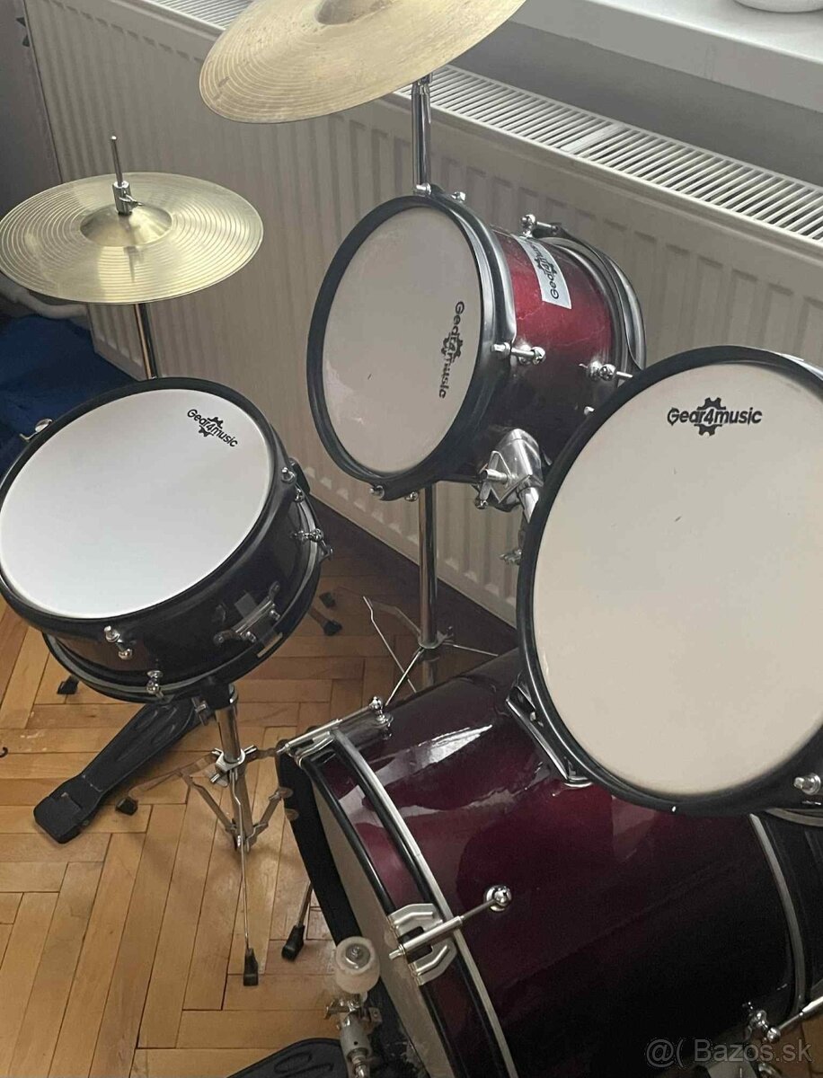 Dobrý deň. Predám Detske bicie  a elektrickú gitaru