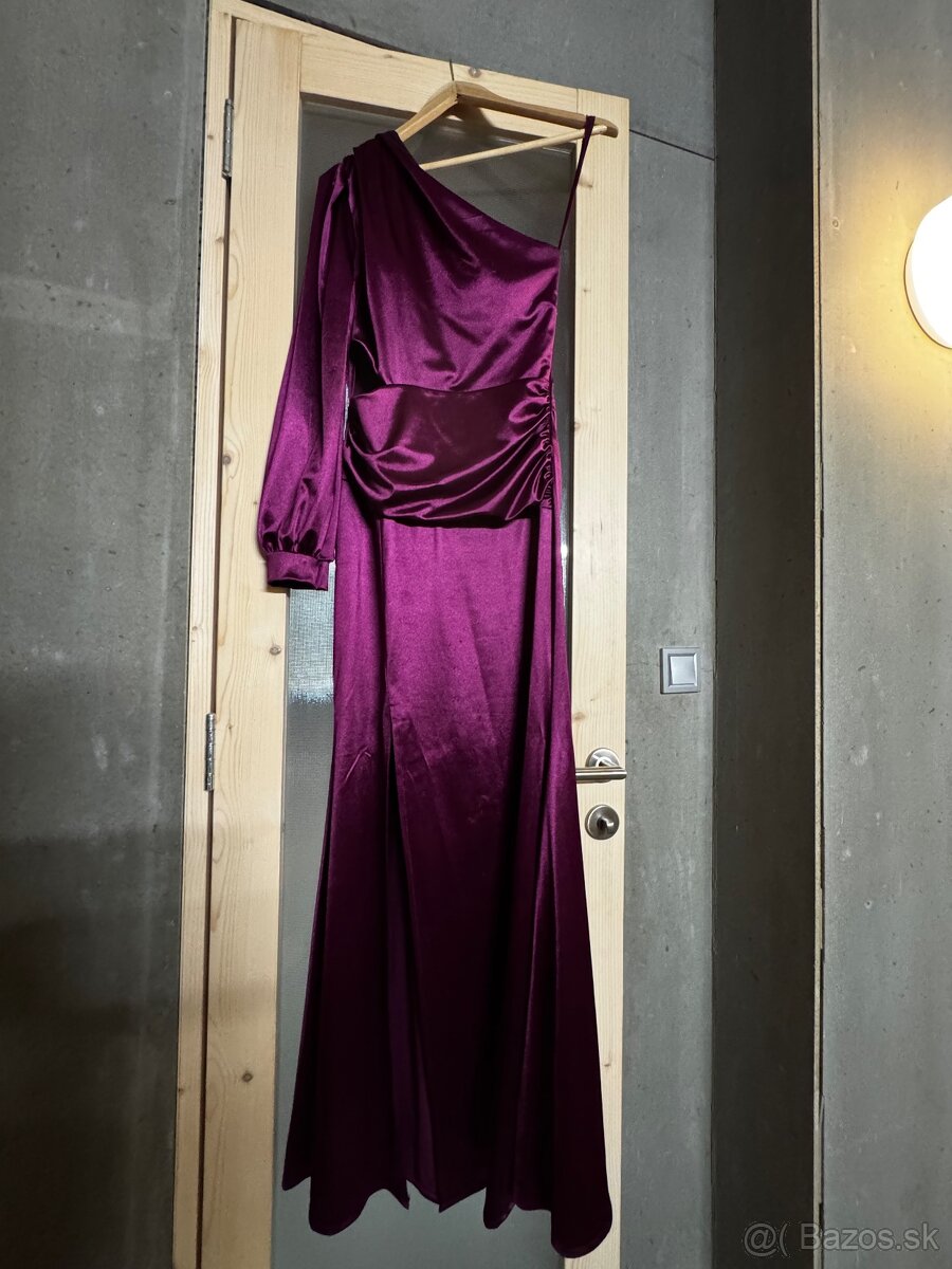 Purpurové dlhé spoločenské šaty