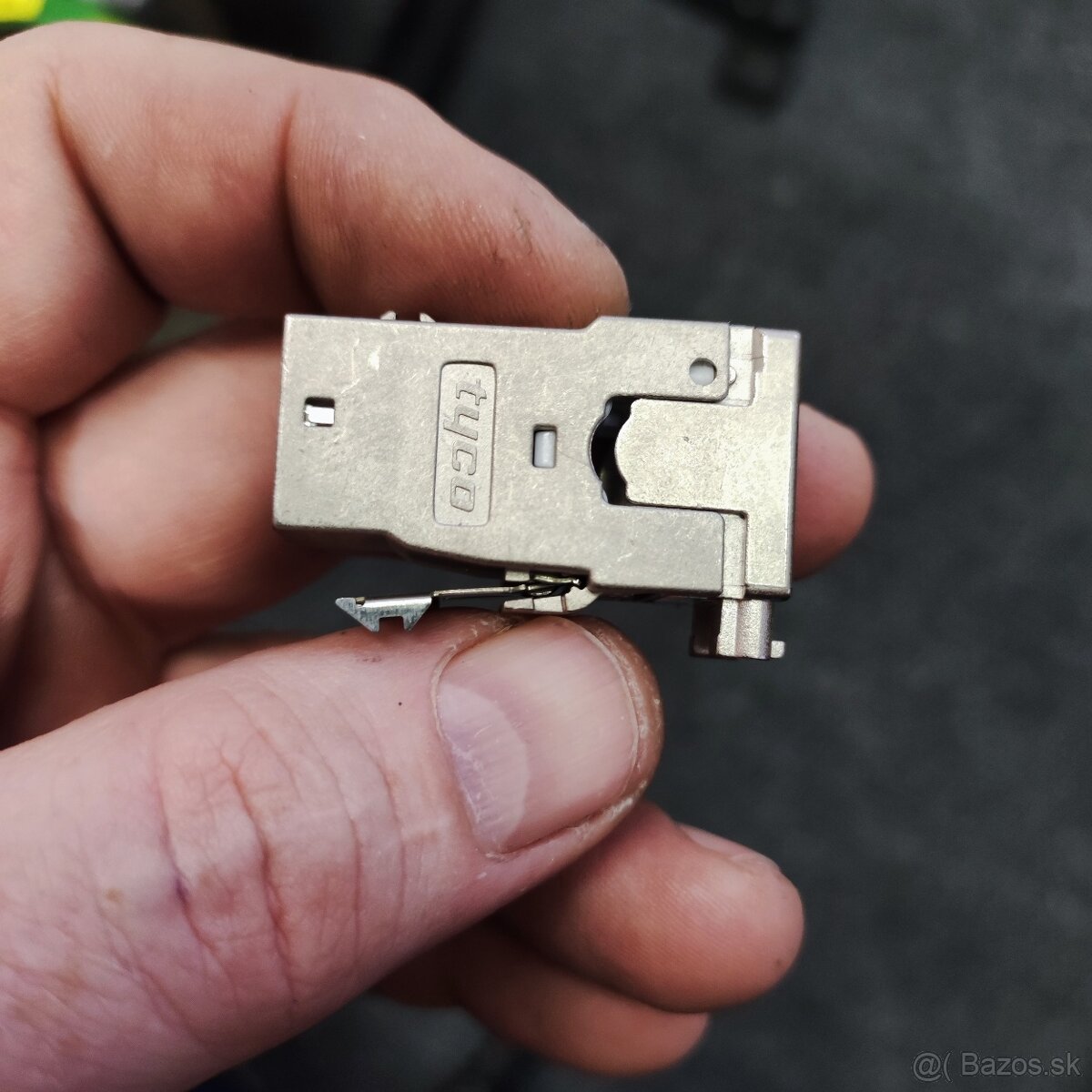 10G samorezný tienený keystone CAT6 STP RJ45
