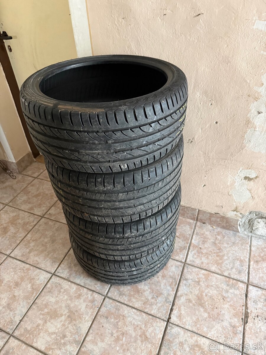 245/35 R19 + 275/30 R19