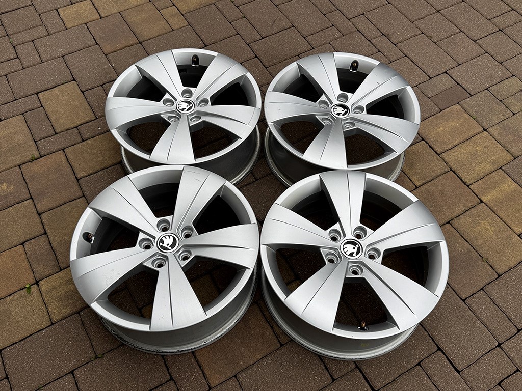 17" 5x112 ŠKODA SUPERB 3 – TRITON
