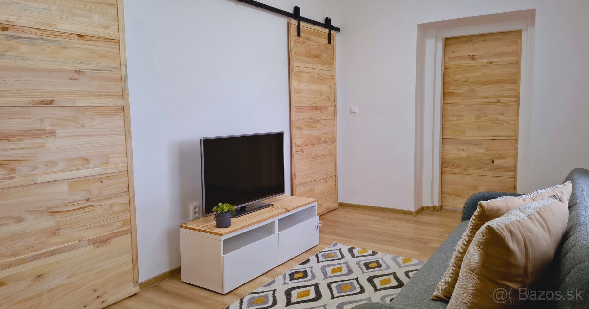 Kompletne zariadený moderný 2-izbový byt v Ilave