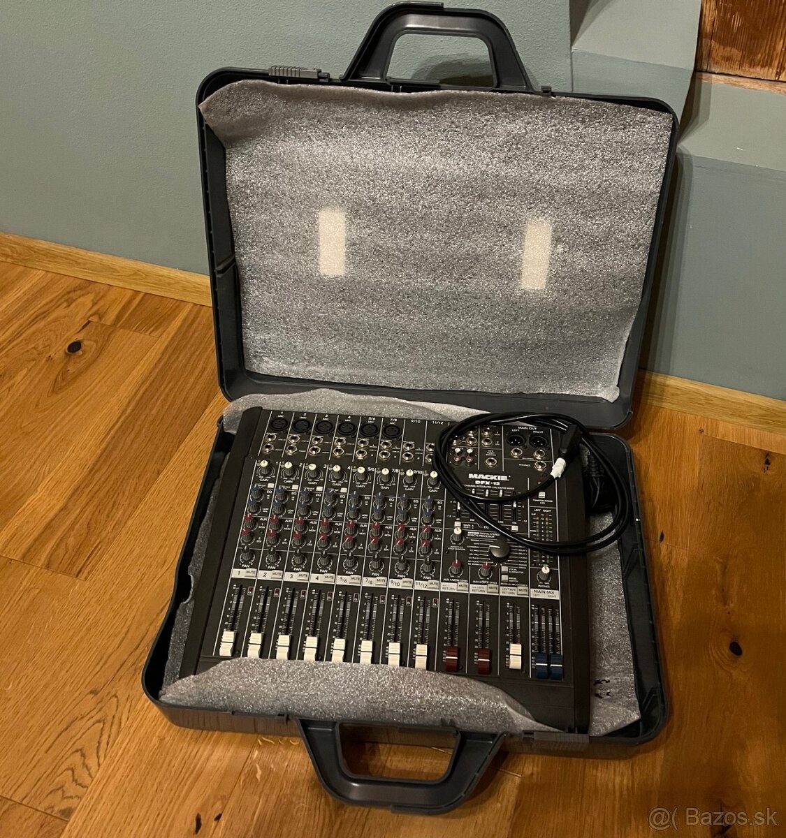 Predám Mackie DFX12 mixpult