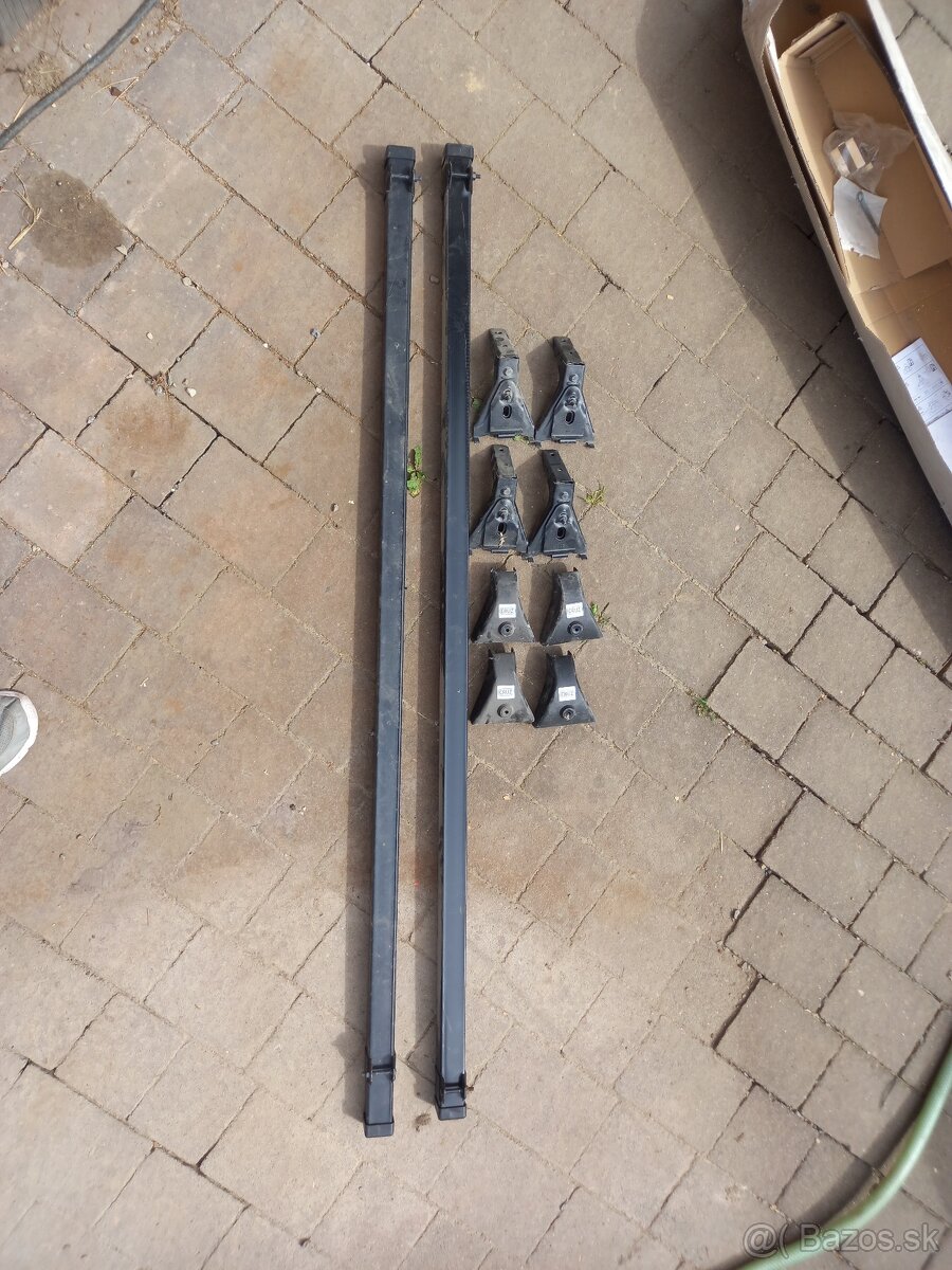 Priečne nosiče na Toyota Hiace