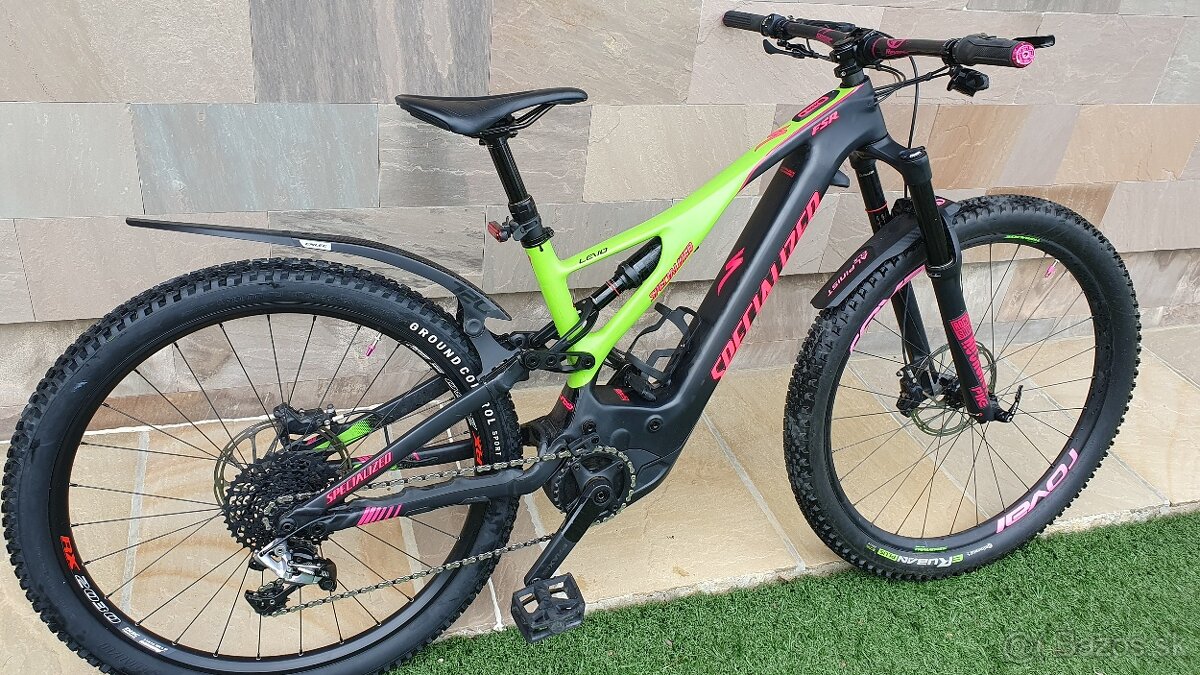 pecialized Turbo Levo Expert Carbon