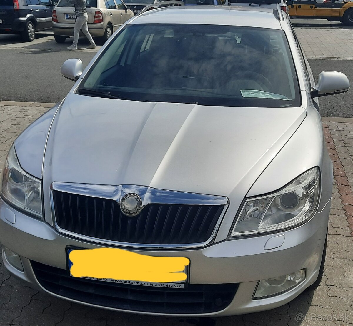 ŠKODA OCTAVIA 1.6(75kw) SLEVA(zadní dveře v elekt
