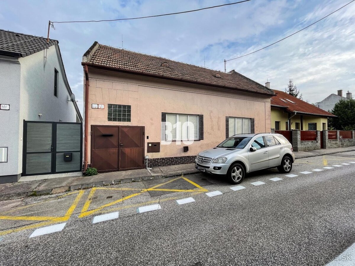 RODINNÝ DOM - pod Kalváriou - s prístupom na pozemok / aj na