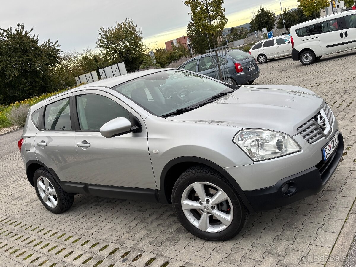 Nissan Qashqai Benzín