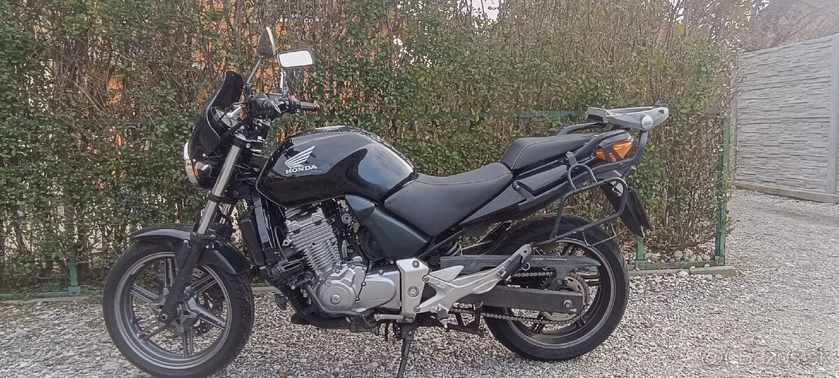 Predám Honda CBF 500 r.v.2008 42 kw najazdené 95.000 km