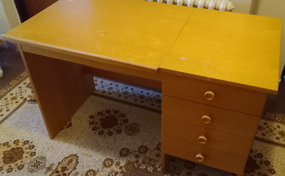 Kancelársky študentský stôl so sklopnou doskou