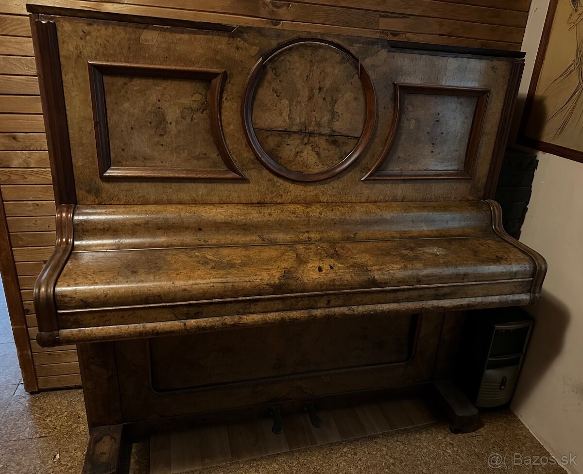 Starozitny klavir A. Forster Lobau