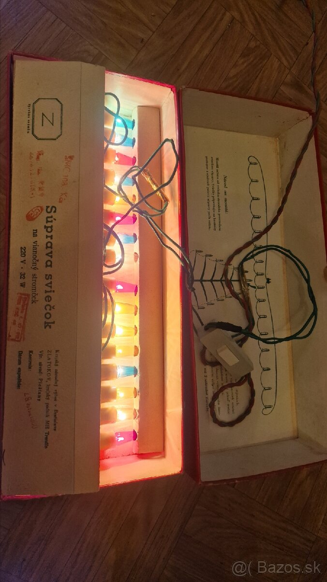 Staré žiarovky na stromček z roku 1960