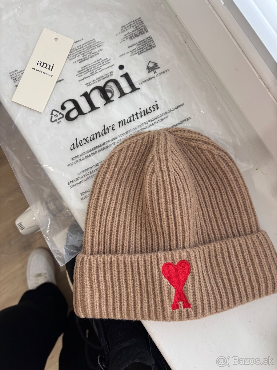 Ami zimná damska čiapka