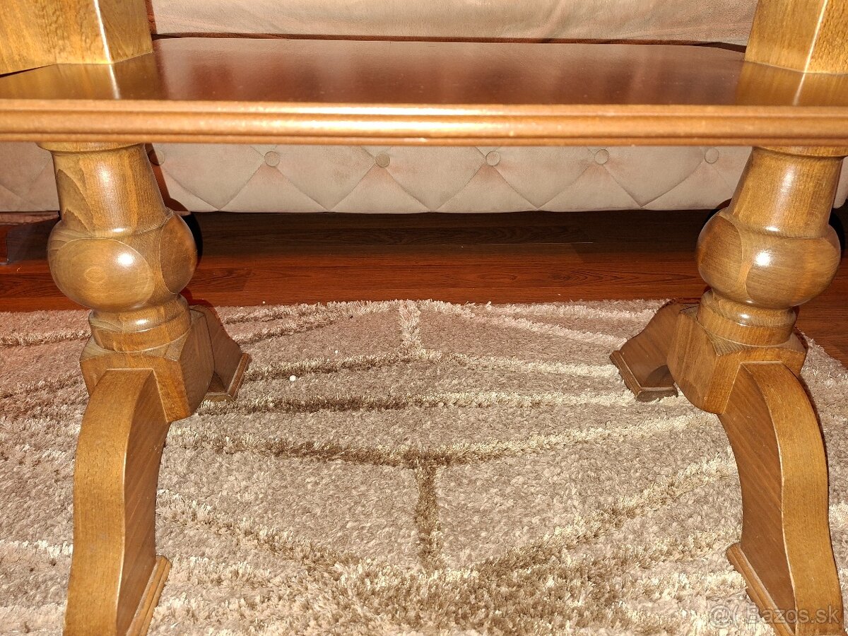 Konferenčný stolik